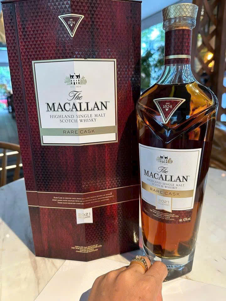 z7072700226063_f55b95e2e721032b489ee92643224980